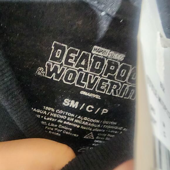 Marvel Deadpool and wolverine shirt men's Small-First picture back - Picture 5 of 6